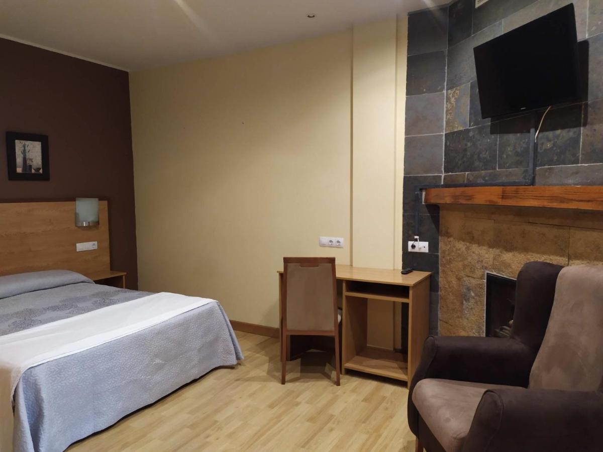 Hotel Santa Cristina Пола-де-Лена Екстер'єр фото